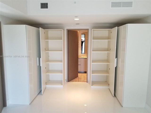 1010 Brickell Ave 3205, Miami, FL 33131