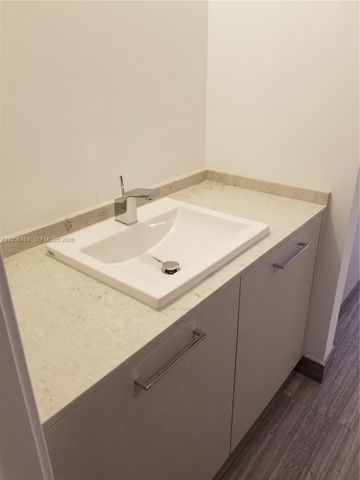 1010 Brickell Ave 3205, Miami, FL 33131