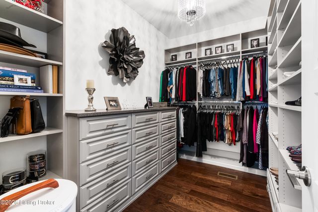 11705 Timberland Dr, Louisville, KY 40291