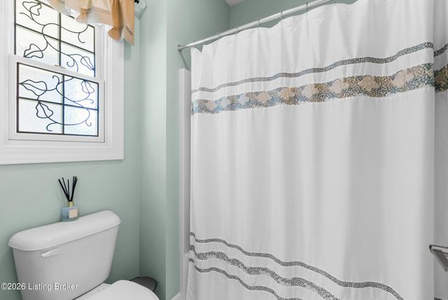 11705 Timberland Dr, Louisville, KY 40291