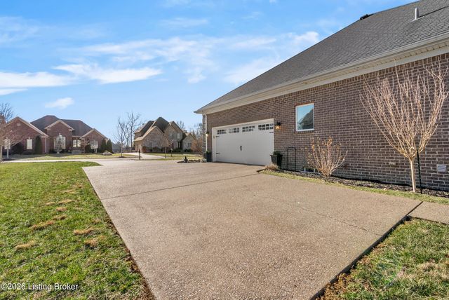 11705 Timberland Dr, Louisville, KY 40291