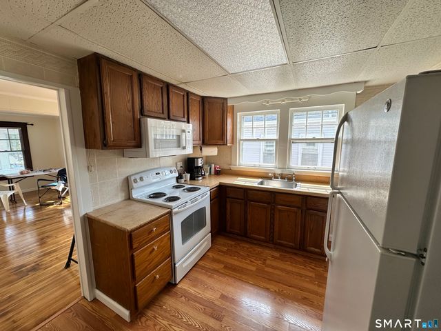 128 Grove Place, West Haven, CT 06516