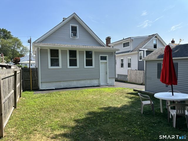 128 Grove Place, West Haven, CT 06516