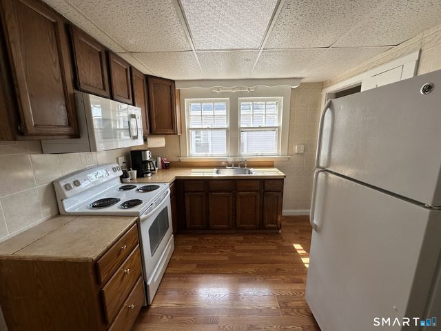 128 Grove Place, West Haven, CT 06516