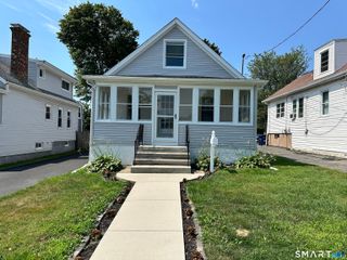 128 Grove Place, West Haven, CT 06516