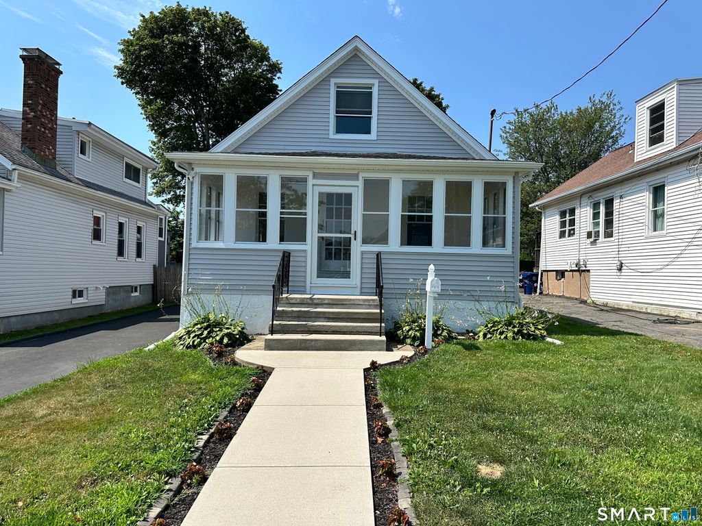 128 Grove Place, West Haven, CT 06516