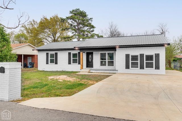 906 NW 6th Street, Walnut Ridge, AR 72476