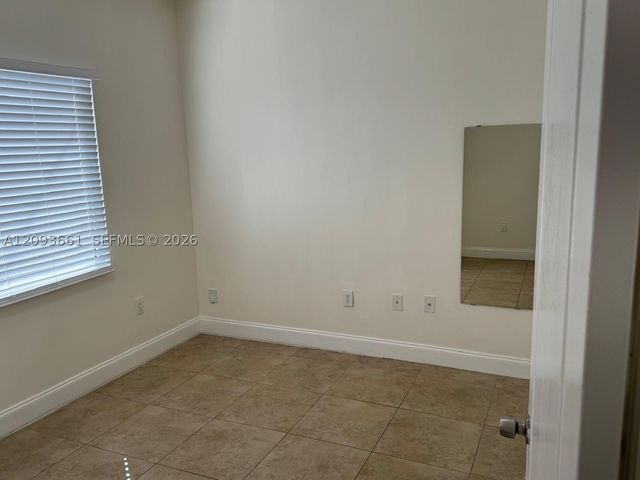 1129 SW 10th St, Miami, FL 33130
