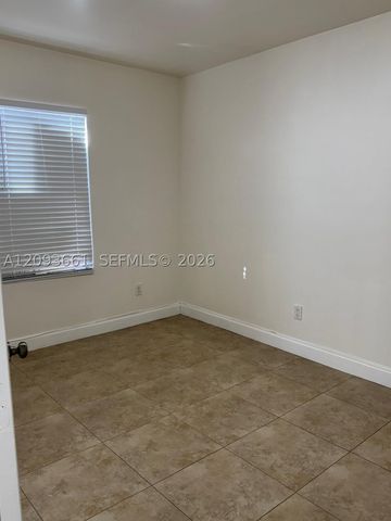 1129 SW 10th St, Miami, FL 33130