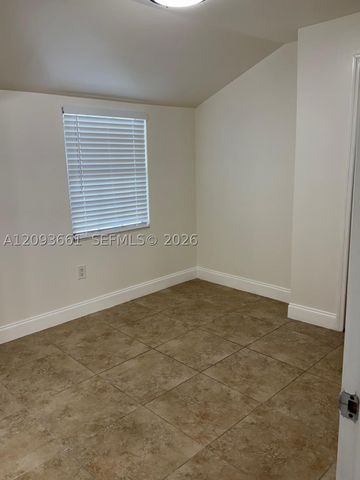 1129 SW 10th St, Miami, FL 33130