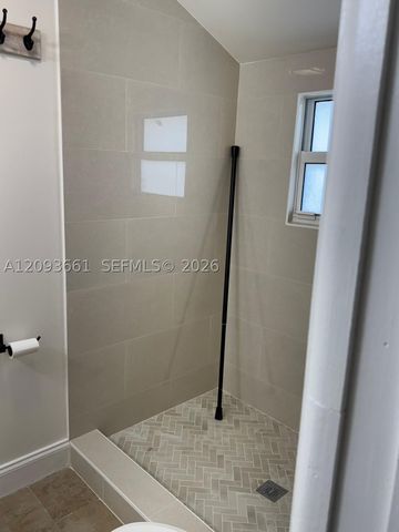 1129 SW 10th St, Miami, FL 33130