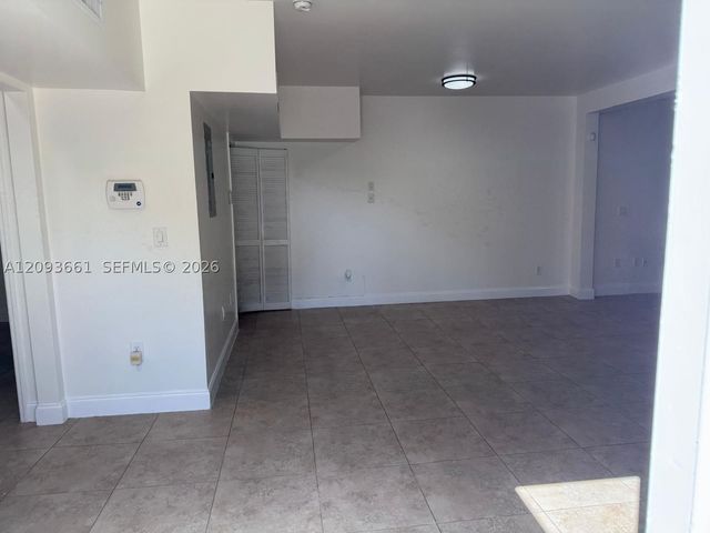1129 SW 10th St, Miami, FL 33130