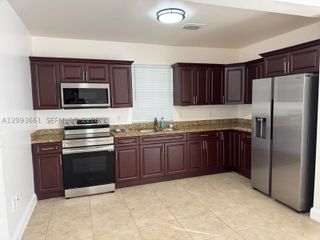 1129 SW 10th St, Miami, FL 33130