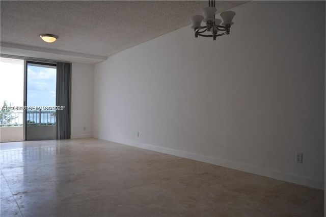770 Claughton Island Dr 810, Miami, FL 33131