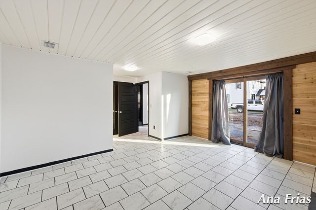 3755 Jefferson Avenue Se, City Of Wyoming, MI 49548