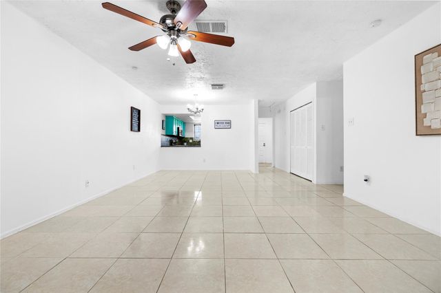 6517 S Briar Bayou Drive, Houston, TX 77072