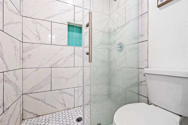 6517 S Briar Bayou Drive, Houston, TX 77072