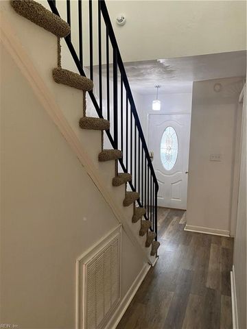 8225 Tabor CT, Norfolk, VA 23518