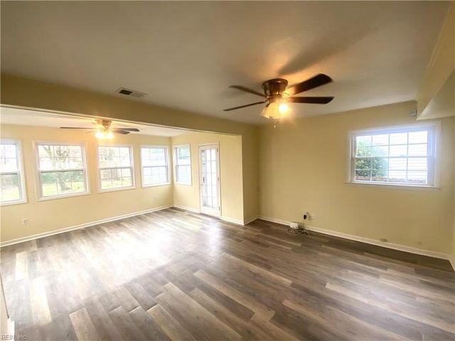 8225 Tabor CT, Norfolk, VA 23518
