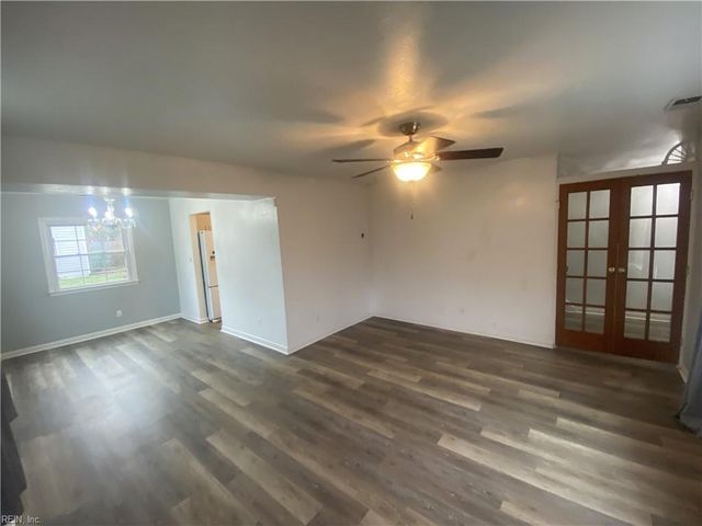 8225 Tabor CT, Norfolk, VA 23518