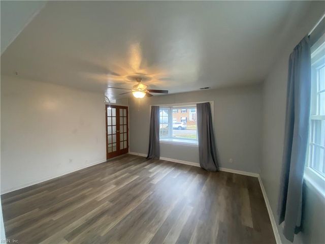 8225 Tabor CT, Norfolk, VA 23518