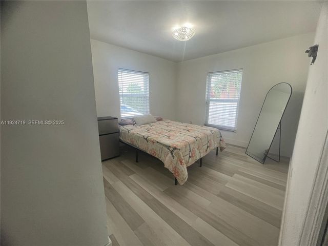 3718 NW 12th St, Miami, FL 33126