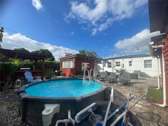 3718 NW 12th St, Miami, FL 33126