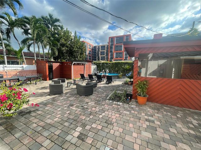 3718 NW 12th St, Miami, FL 33126
