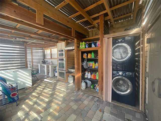 3718 NW 12th St, Miami, FL 33126