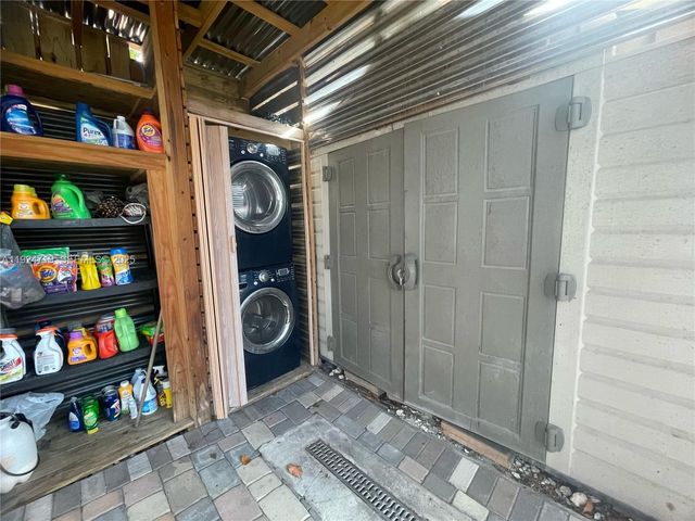 3718 NW 12th St, Miami, FL 33126