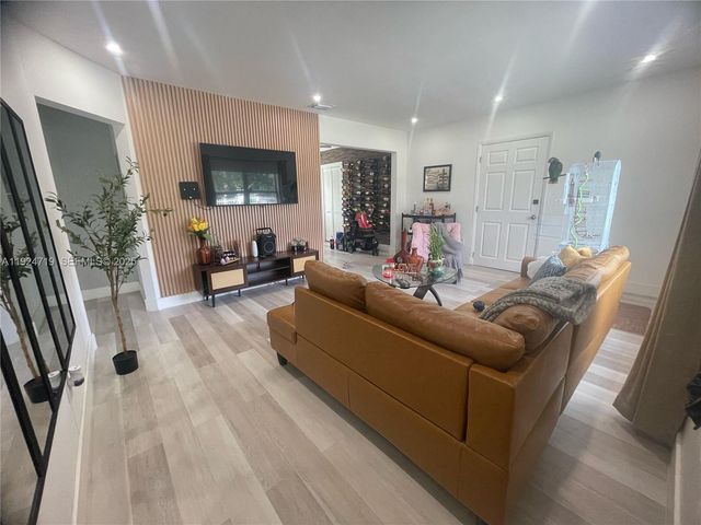 3718 NW 12th St, Miami, FL 33126