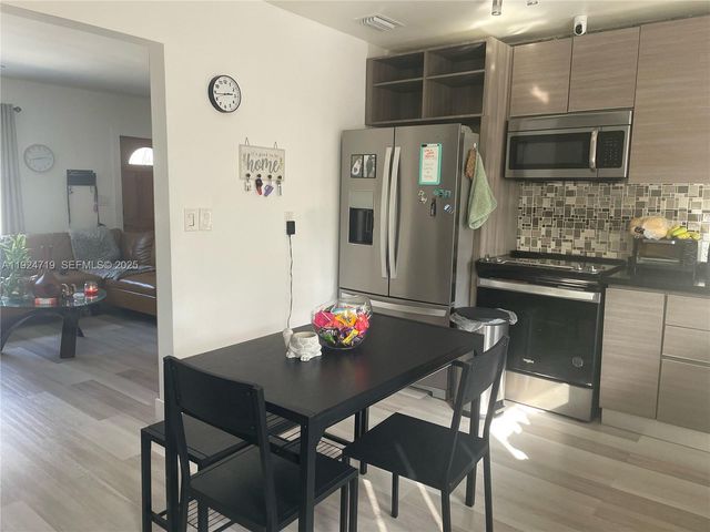 3718 NW 12th St, Miami, FL 33126