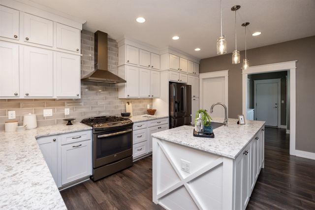 1521 SW Westview Drive, Ankeny, IA 50023