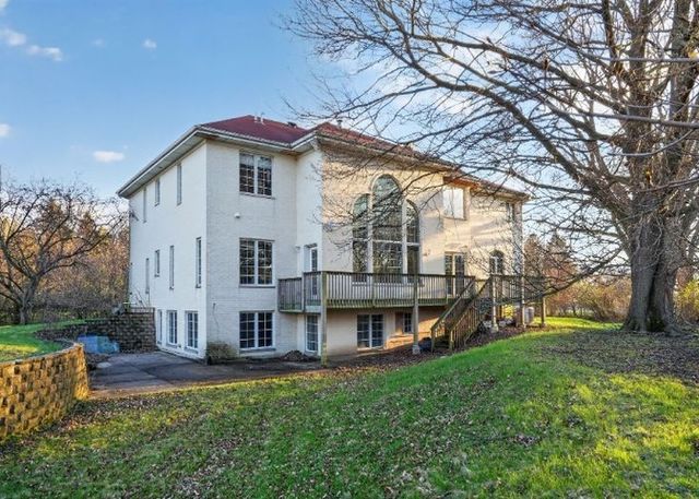 2113 Elgin Road, Barrington, IL 60010