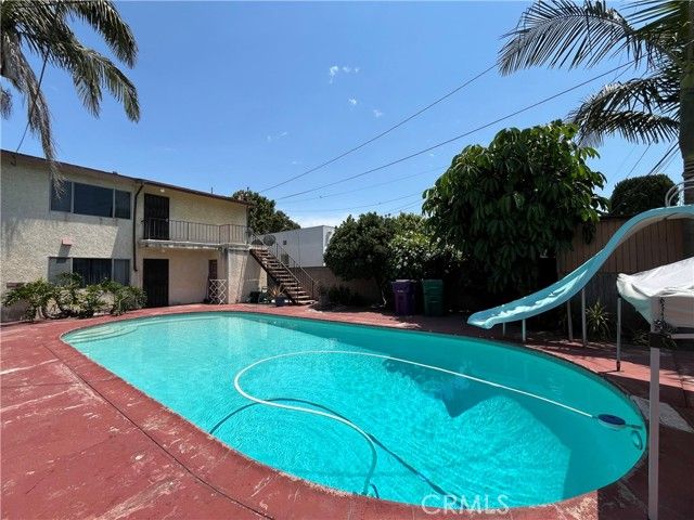 5977 Myrtle Avenue, Long Beach, CA 90805
