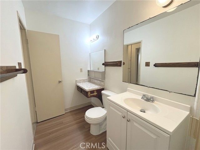 5977 Myrtle Avenue, Long Beach, CA 90805