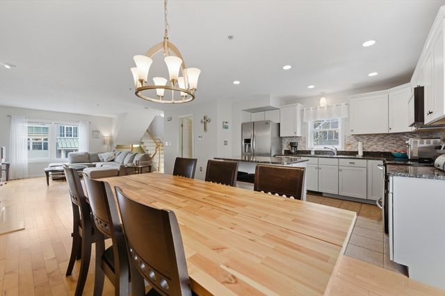 35 Collins St 61, Danvers, MA 01923