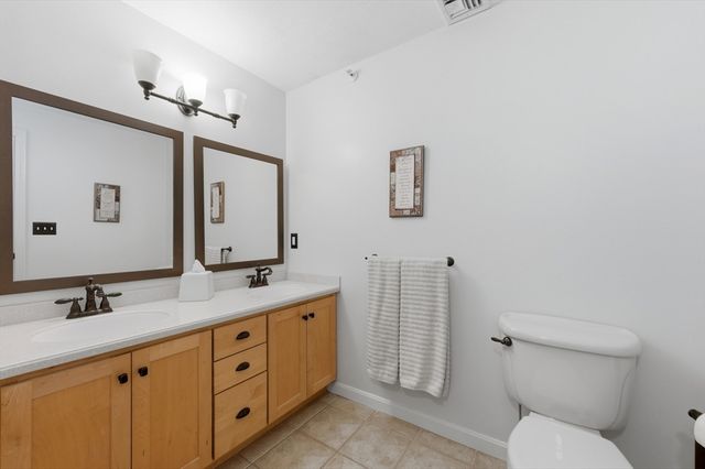 35 Collins St 61, Danvers, MA 01923