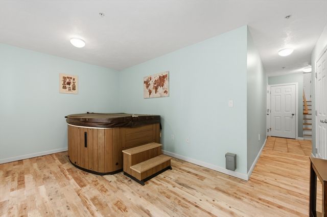 35 Collins St 61, Danvers, MA 01923