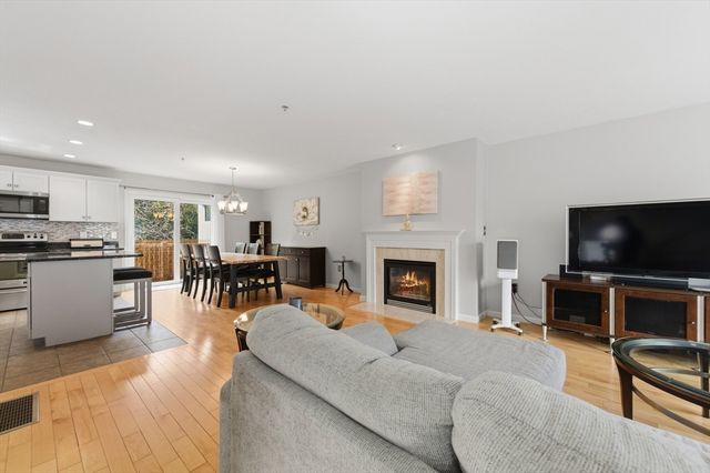 35 Collins St 61, Danvers, MA 01923