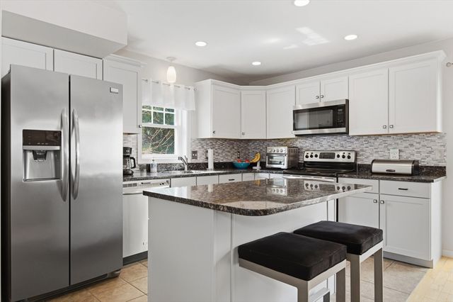 35 Collins St 61, Danvers, MA 01923