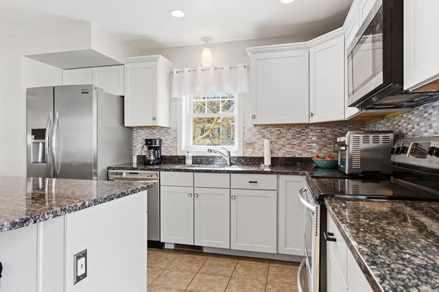 35 Collins St 61, Danvers, MA 01923