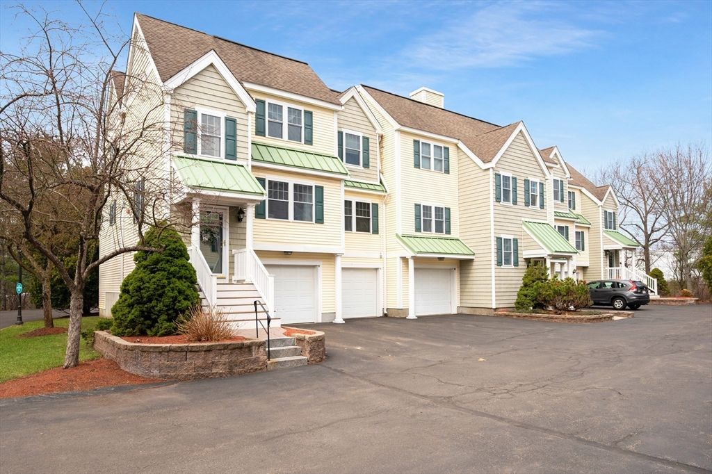 35 Collins St 61, Danvers, MA 01923