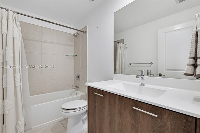 4605 NW 83rd Path, Doral, FL 33166