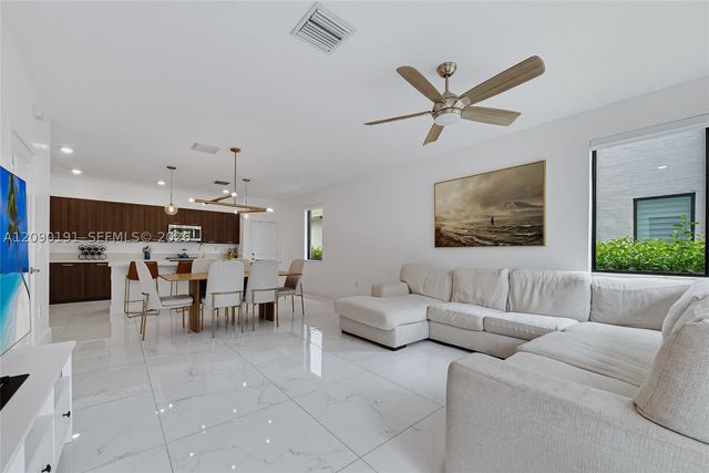 4605 NW 83rd Path, Doral, FL 33166
