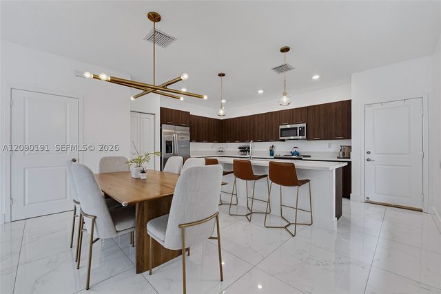 4605 NW 83rd Path, Doral, FL 33166