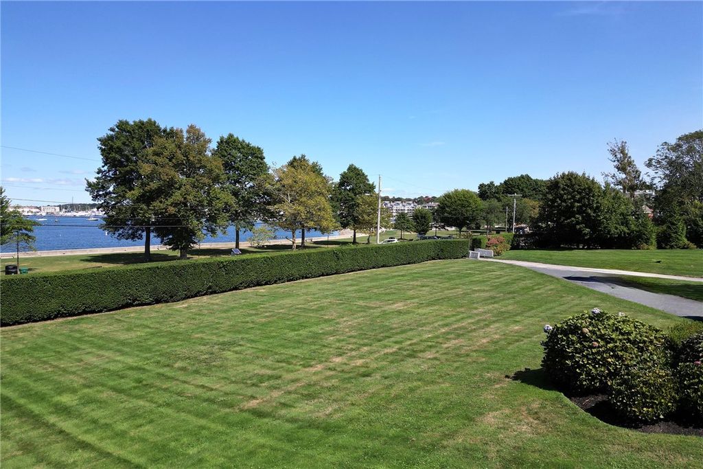 1 Harborview Drive, Newport, RI 02840