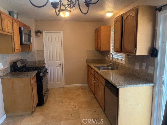 7558 Pinyon, Fontana, CA 92336