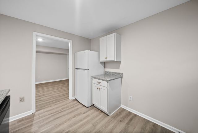 1860 Memorial Dr Apt C, Clarksville, TN 37043