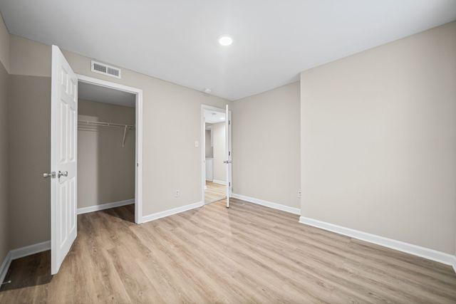 1860 Memorial Dr Apt C, Clarksville, TN 37043